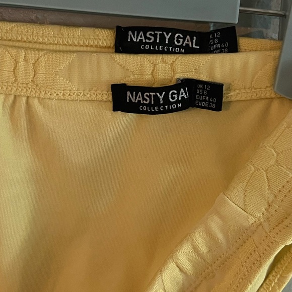 Nasty Gal textured daisy print one shoulder bikini set - Picture 6 of 6